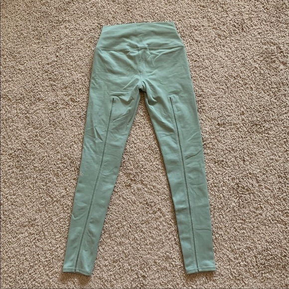 Alo Dash Legging - Picture 3 of 6